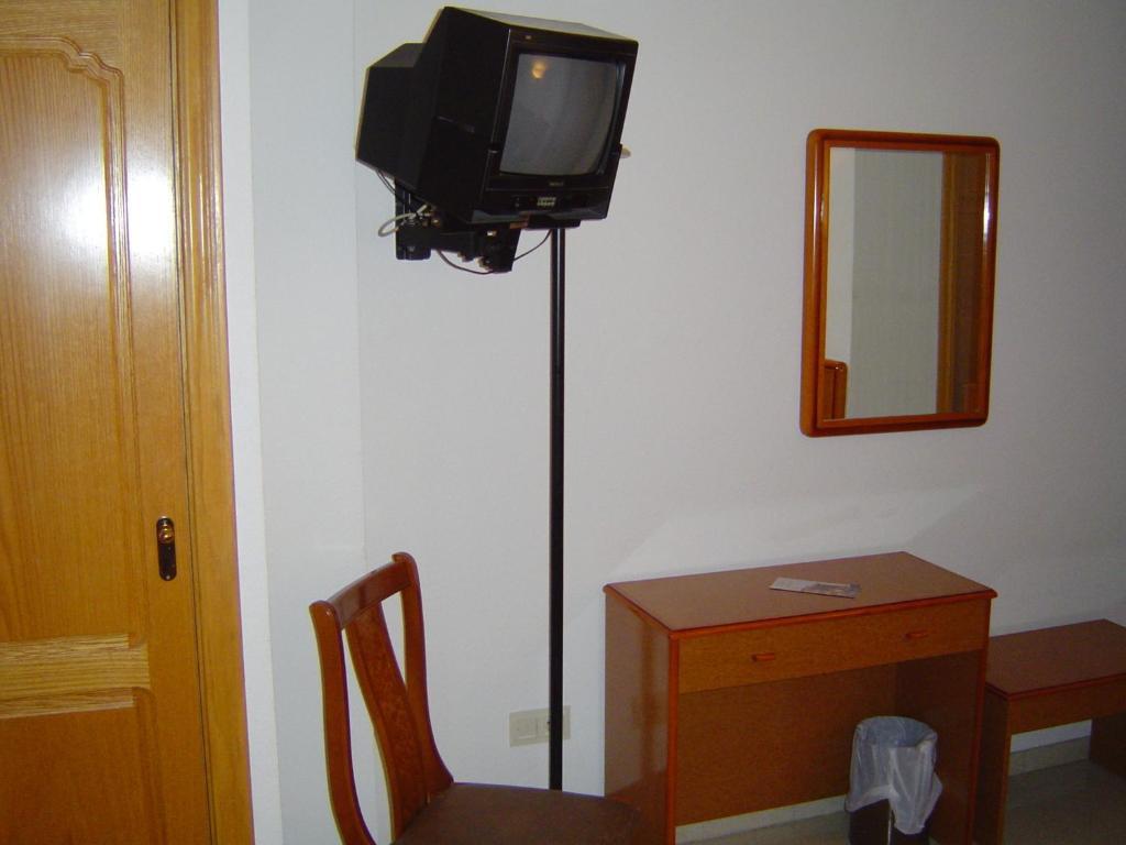 Hotel Lazaro Calamocha Δωμάτιο φωτογραφία
